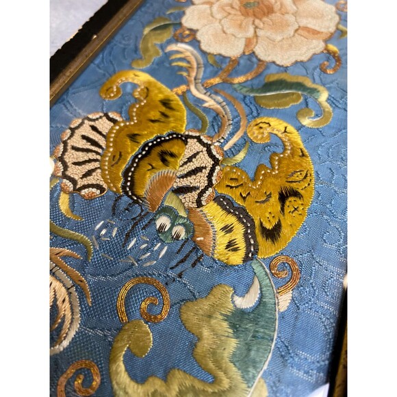Beautiful 19th Century Chinese Silk on Silk Embroidery Panel - Custom Framed - Picture 4 of 8